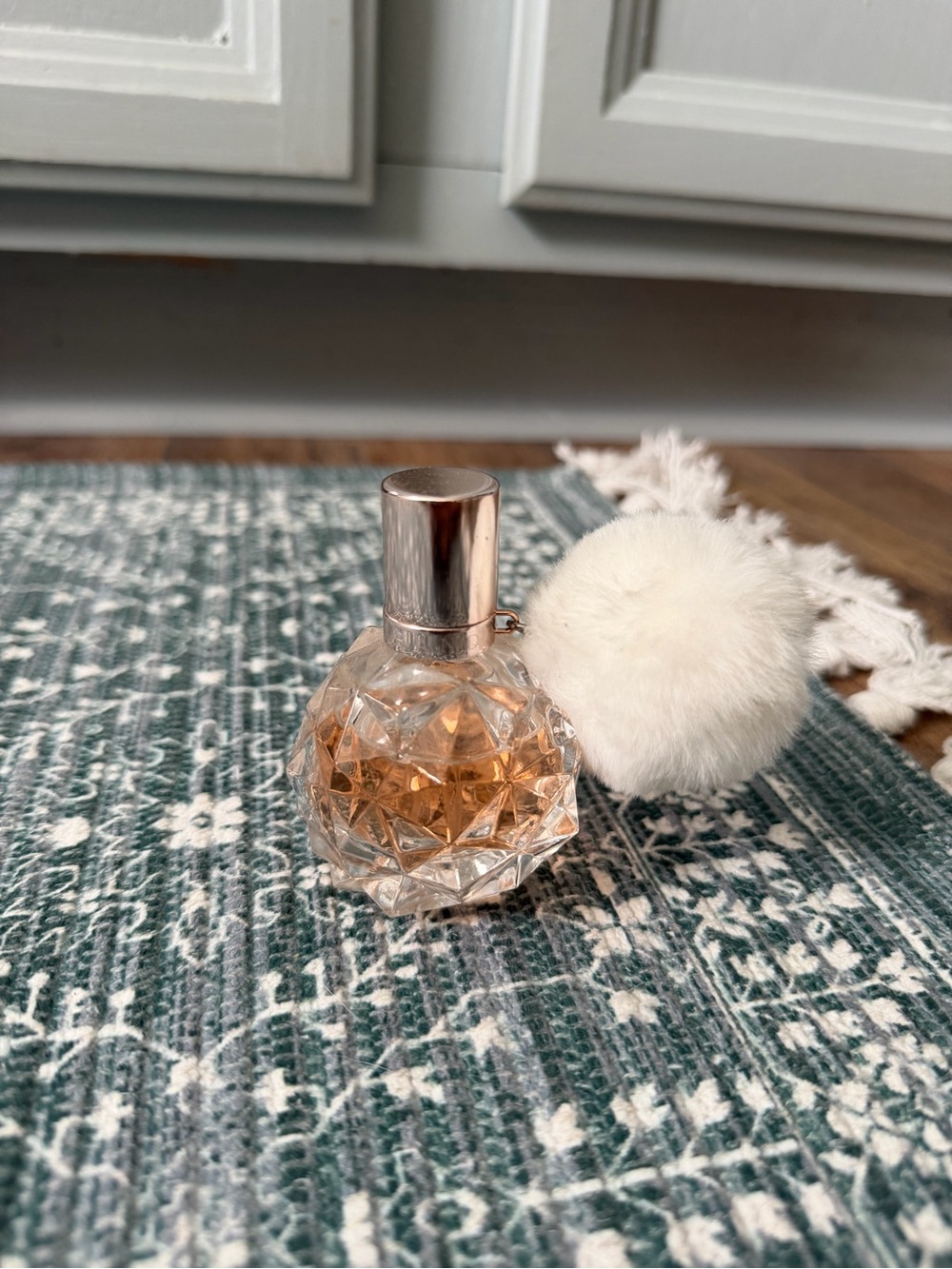 Ariana Grande Ari Perfume 1fl oz / 30ml